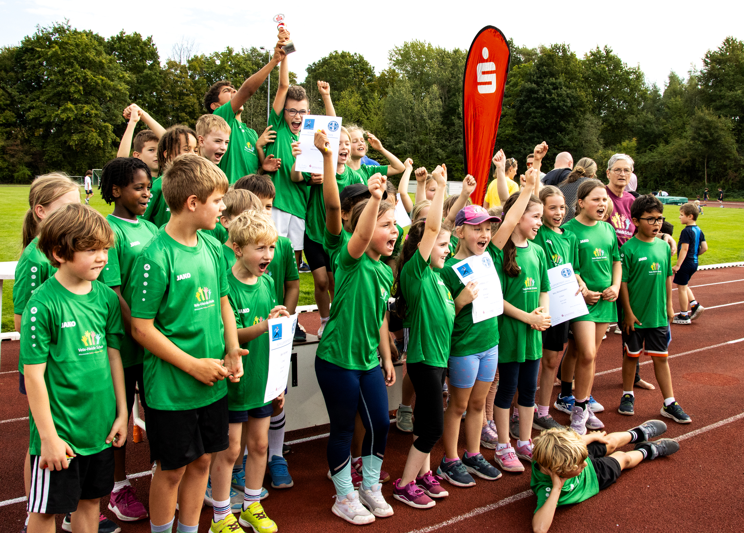Sieg.-Pendelstaffel-Vels-Heide-Schule-1.Pendelst.-Sparkassenpokal-300-ae-20.09.25