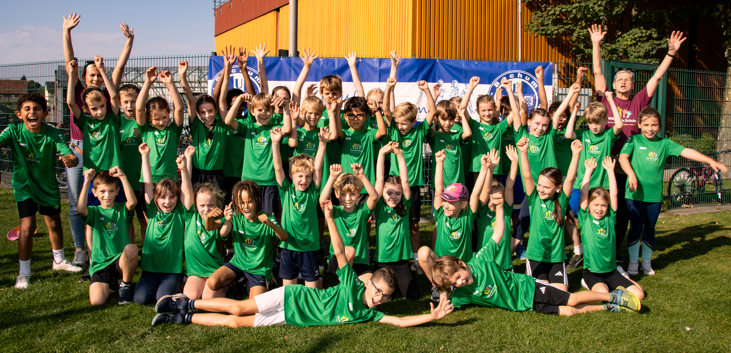 Vels-Heide-Schule-Mannsch.-jubelt-300-20.09.2025